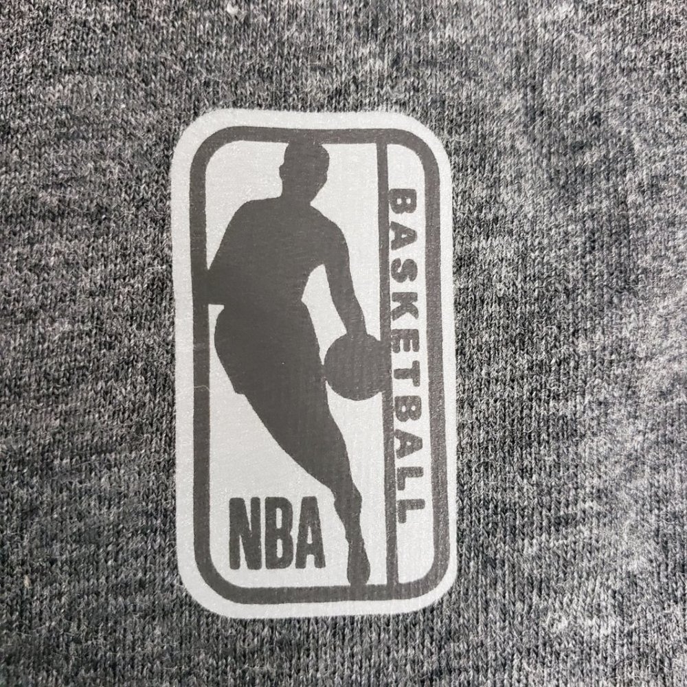 NBA 46  MEN'S  T-SHIRT GREY/RED SIZE LARGE - Picture 3 of 9